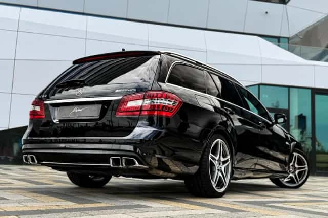 Mercedes-Benz E-Klasse (2010) thumbnail 2