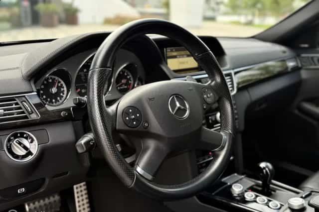 Mercedes-Benz E-Klasse (2010) thumbnail 3