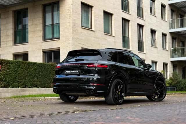 Porsche Cayenne (2019) thumbnail 2