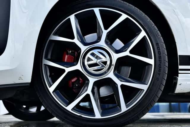 Volkswagen Up! (2019) thumbnail 5