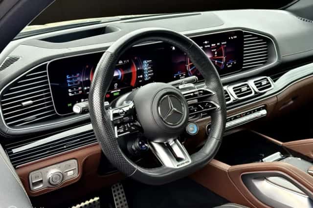 Mercedes-Benz GLE (2024) thumbnail 3