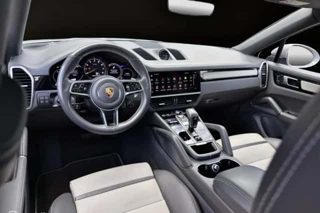 Porsche Cayenne (2022) thumbnail 3