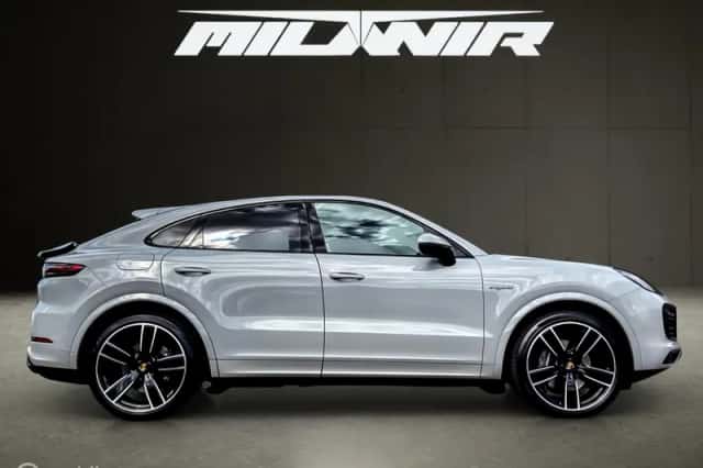 Porsche Cayenne (2022) thumbnail 5