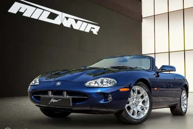 Jaguar XKR (2000) thumbnail 1