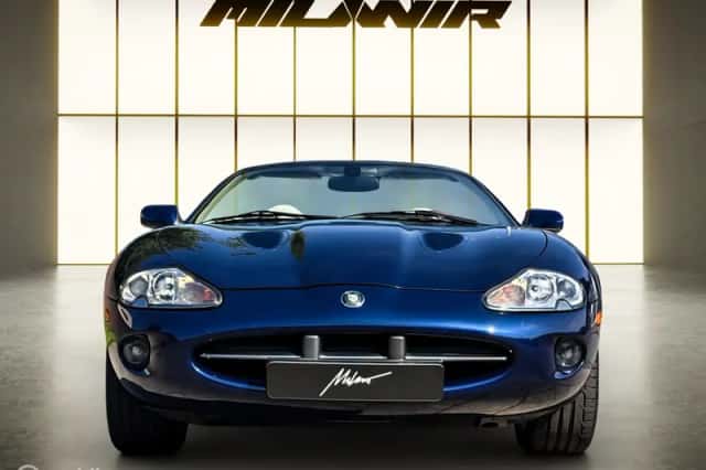 Jaguar XKR (2000) thumbnail 4