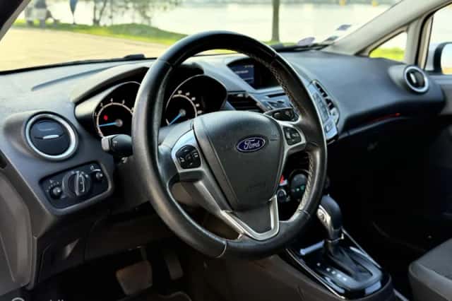 Ford Fiesta (2017) thumbnail 3