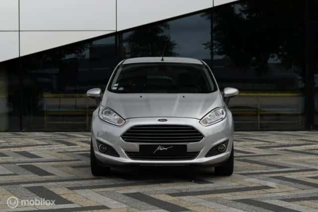 Ford Fiesta (2017) thumbnail 5