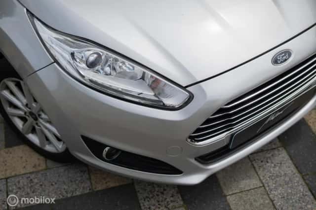Ford Fiesta (2017) thumbnail 6
