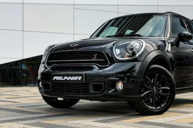 MINI Countryman (2016) thumbnail 4