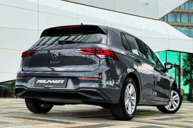Volkswagen Golf (2021) thumbnail 2