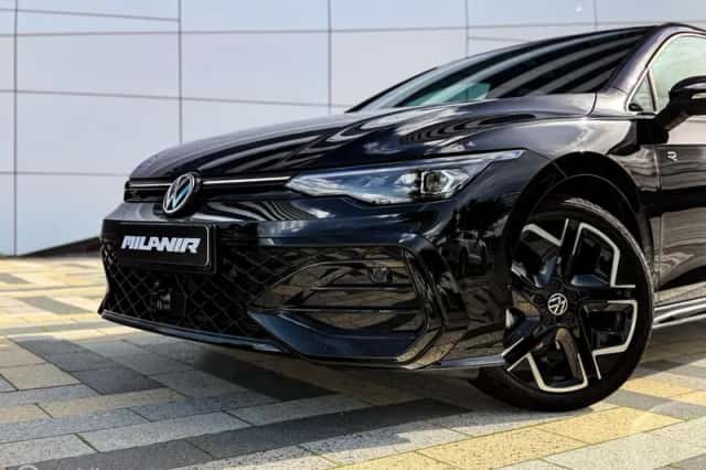 Volkswagen Golf (2024) thumbnail 4