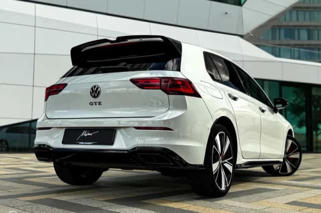 Volkswagen Golf (2021) thumbnail 2