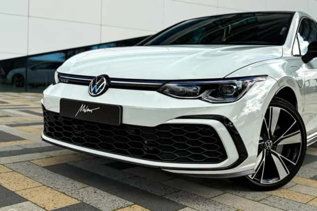 Volkswagen Golf (2021) thumbnail 4
