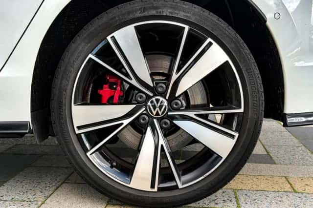 Volkswagen Golf (2021) thumbnail 5