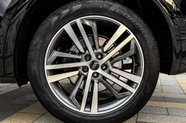 Audi Q5 (2021) thumbnail 3
