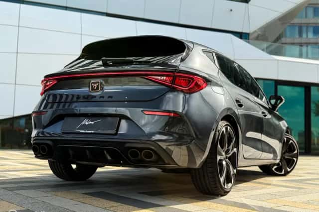 CUPRA Leon (2022) thumbnail 2