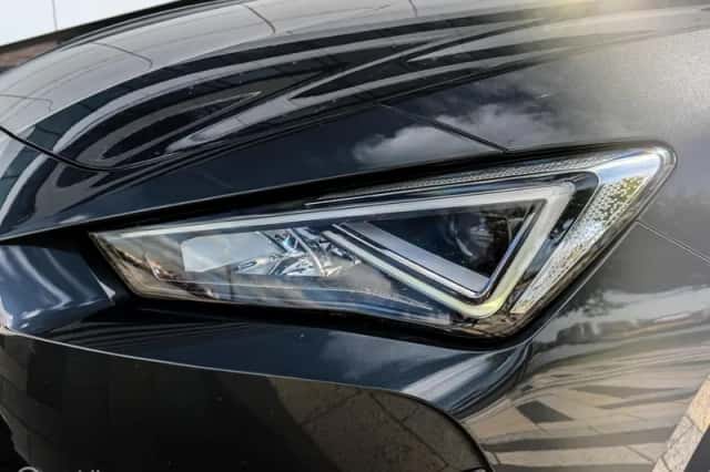 CUPRA Leon (2022) thumbnail 5