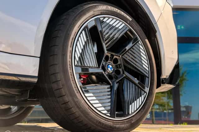 BMW iX3 (2026) thumbnail 3