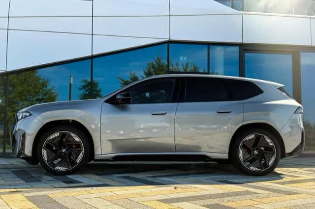 BMW iX3 (2026) thumbnail 4