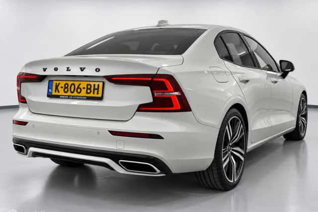 Volvo S60 (2020) thumbnail 4