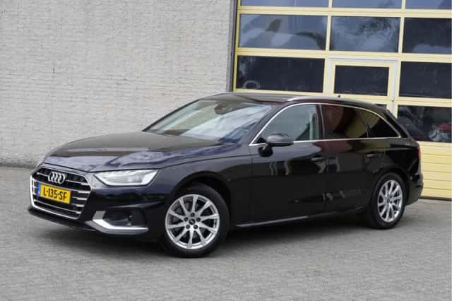 Audi A4 (2021) thumbnail 2