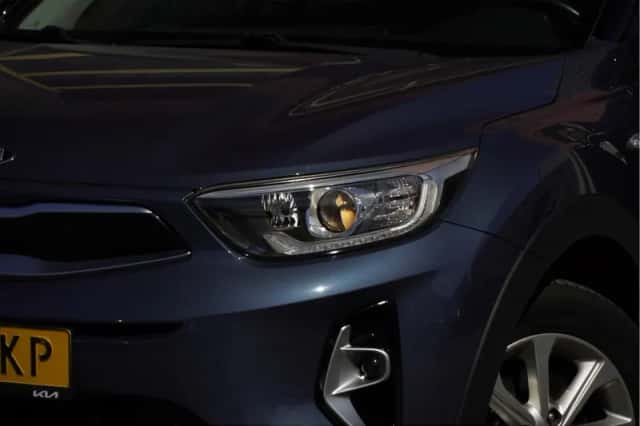 Kia Stonic (2021) thumbnail 4
