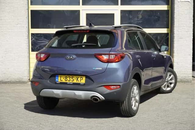 Kia Stonic (2021) thumbnail 5