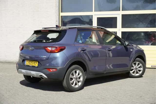 Kia Stonic (2021) thumbnail 6