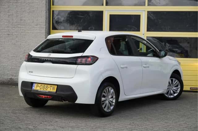 Peugeot 208 (2022) thumbnail 5
