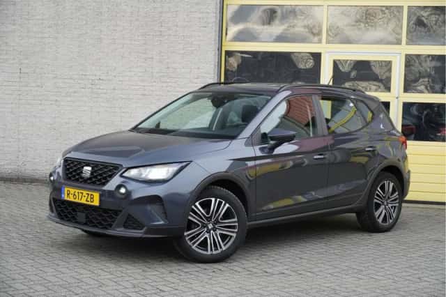 SEAT Arona (2022) thumbnail 2