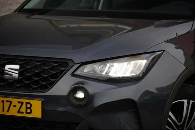 SEAT Arona (2022) thumbnail 4