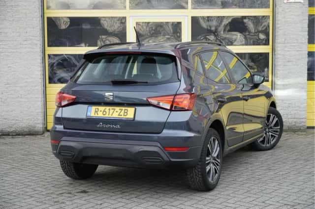 SEAT Arona (2022) thumbnail 5