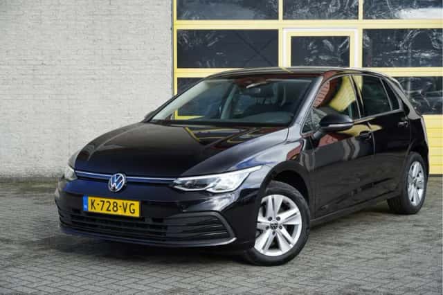Volkswagen Golf (2021) thumbnail 4