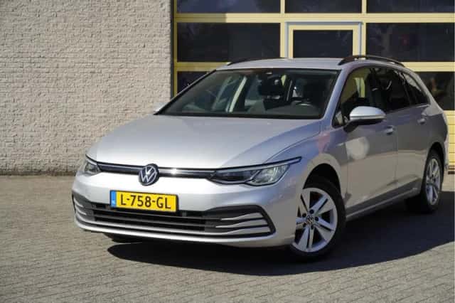 Volkswagen Golf (2021) thumbnail 3