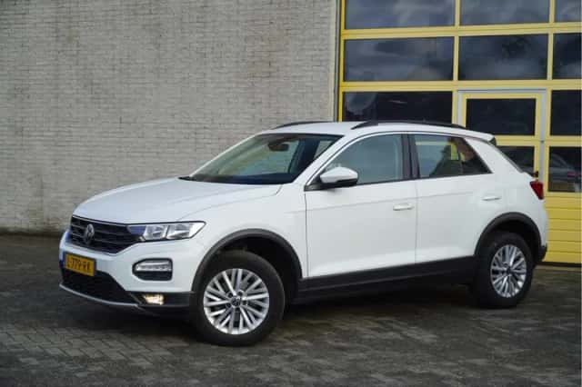 Volkswagen T-Roc (2021) thumbnail 2
