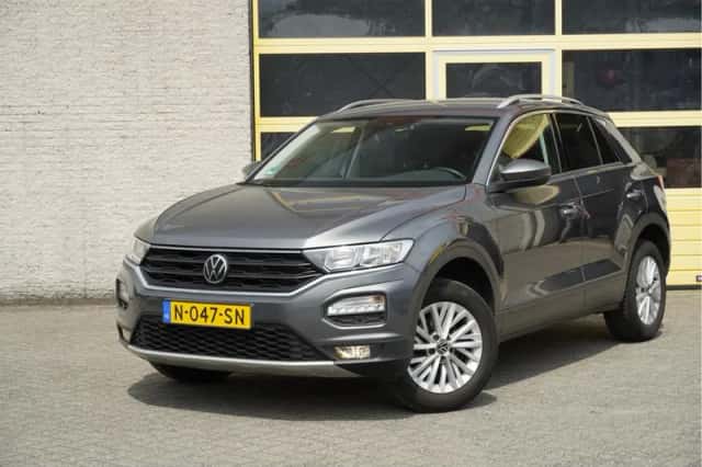 Volkswagen T-Roc (2022) thumbnail 3