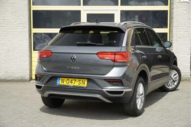 Volkswagen T-Roc (2022) thumbnail 6