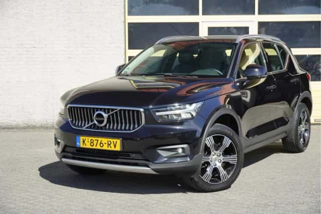 Volvo XC40 (2021) thumbnail 3