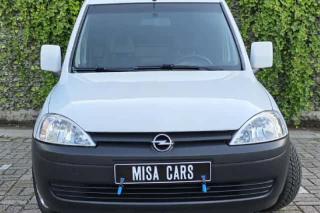 Opel Combo (2008) thumbnail 2