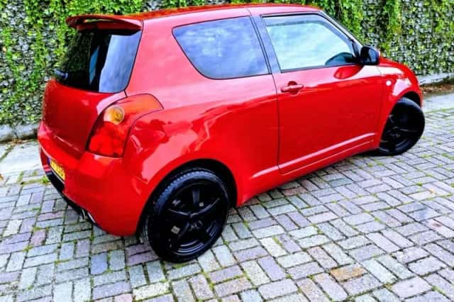 Suzuki Swift (2009) thumbnail 4