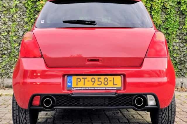 Suzuki Swift (2009) thumbnail 5