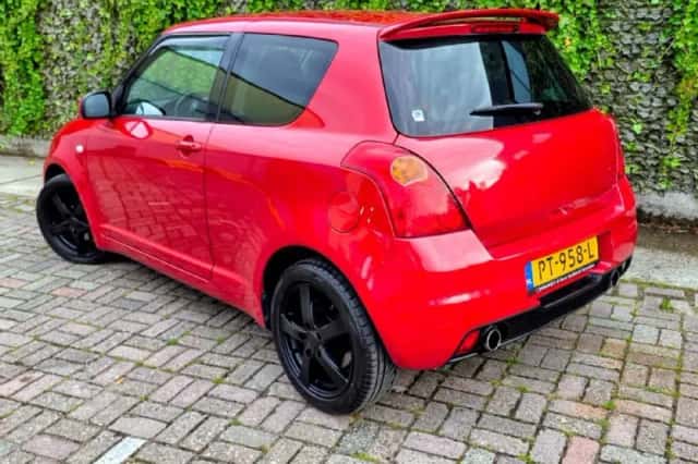 Suzuki Swift (2009) thumbnail 6