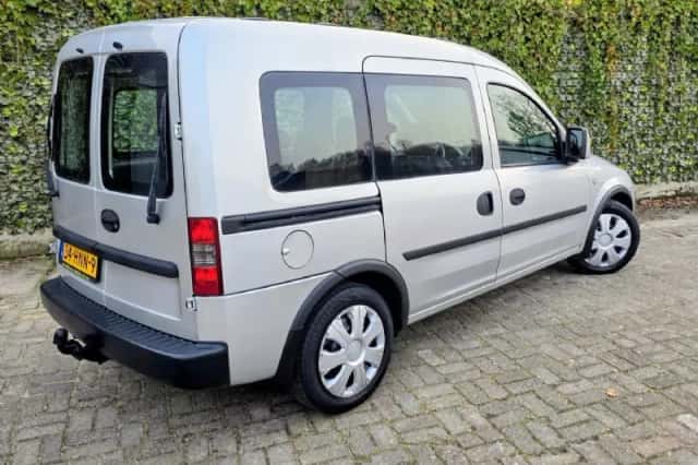 Opel Combo Tour (2009) thumbnail 4
