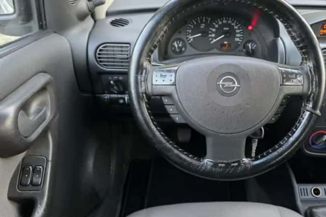 Opel Combo Tour (2009) thumbnail 6