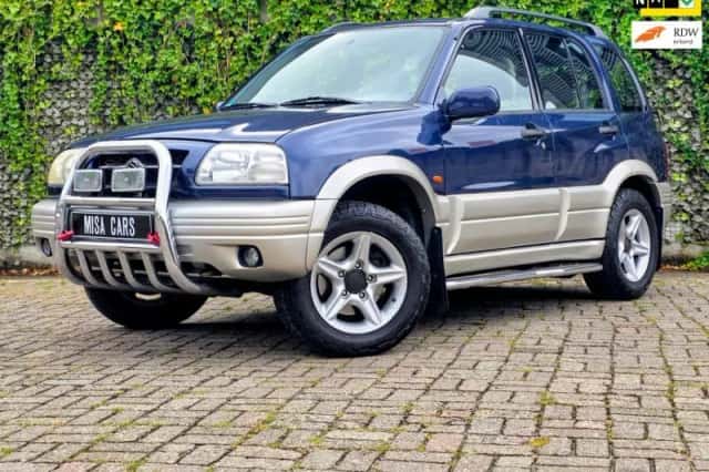 Suzuki Grand Vitara (2000) thumbnail 1
