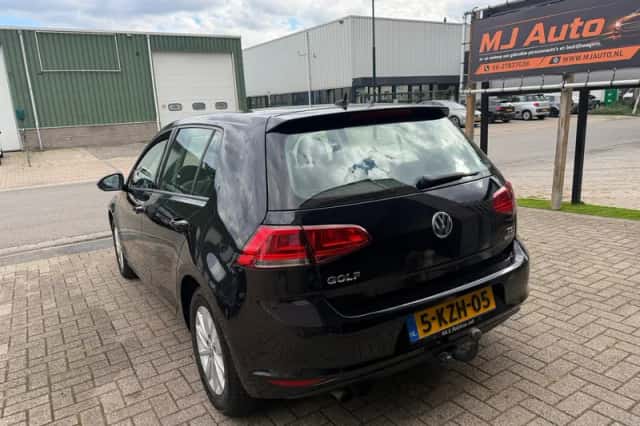 Volkswagen Golf (2013) thumbnail 5
