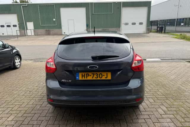 Ford Focus (2013) thumbnail 4