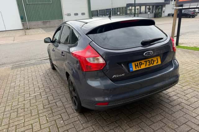 Ford Focus (2013) thumbnail 5