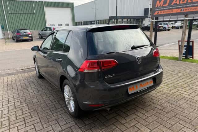 Volkswagen Golf (2014) thumbnail 5