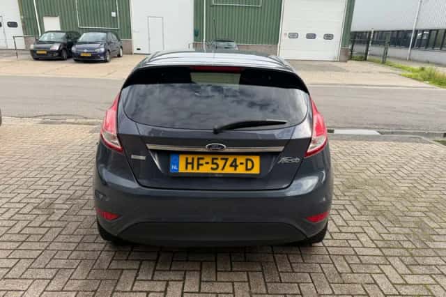 Ford Fiesta (2015) thumbnail 4